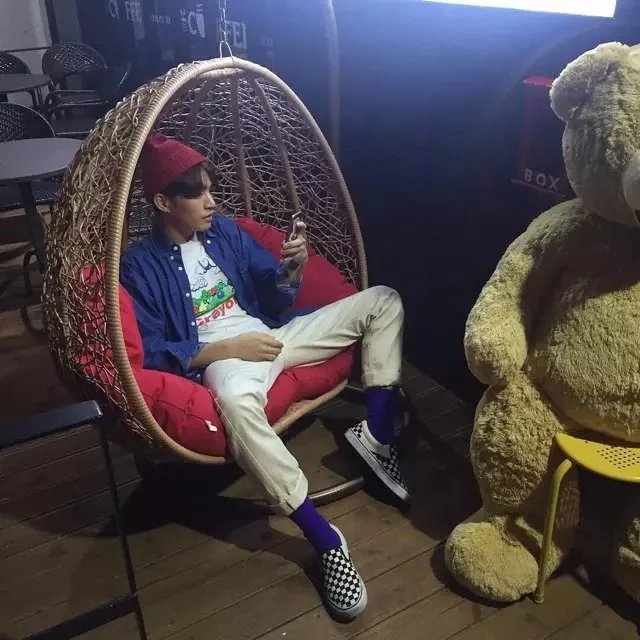 储奇时逸