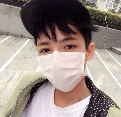 董荷滢洋